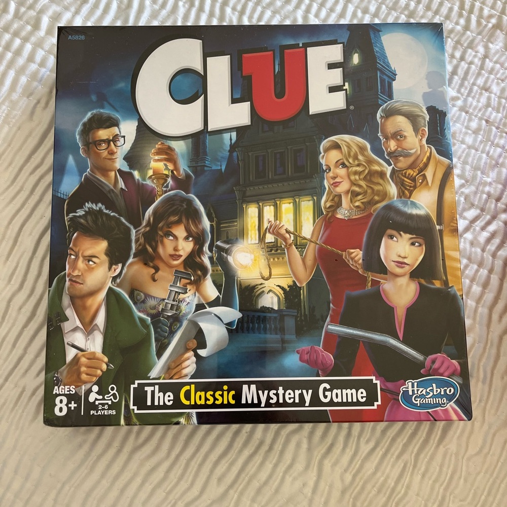 Clue board game and Disney villains puzzle set
